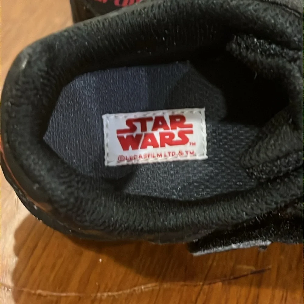 Stride Rite Star Wars Darth Vader Lighted Shoes Sneakers Boys Toddlers 8.5 Wide